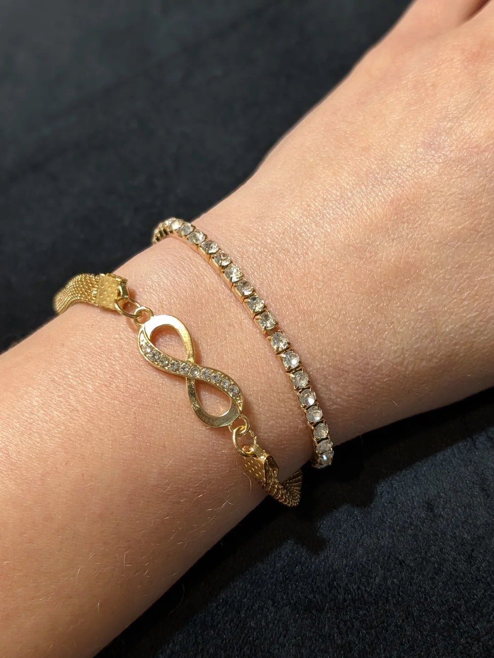N/A elegant gold